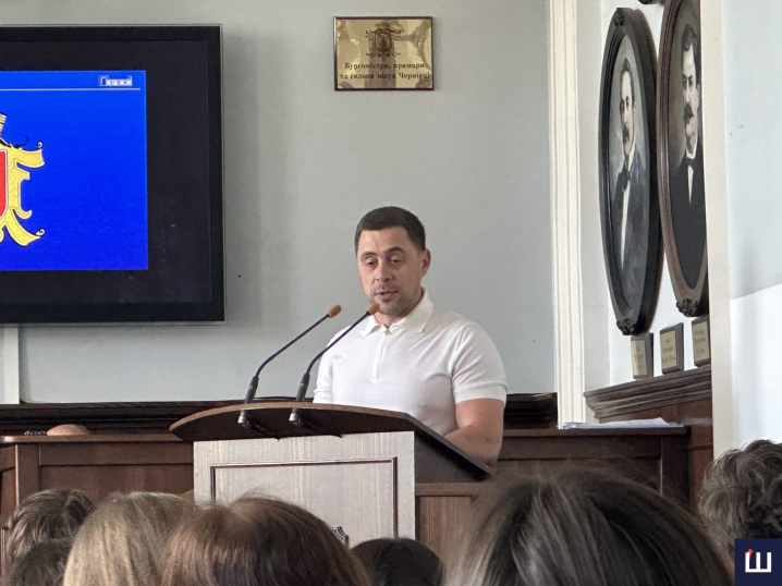 У Чернівцях обговорили будівництво багатоповерхівки на місці магазину «Берізка»