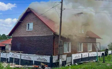 У селі Тисовець ледь не згорів вщент житловий будинок