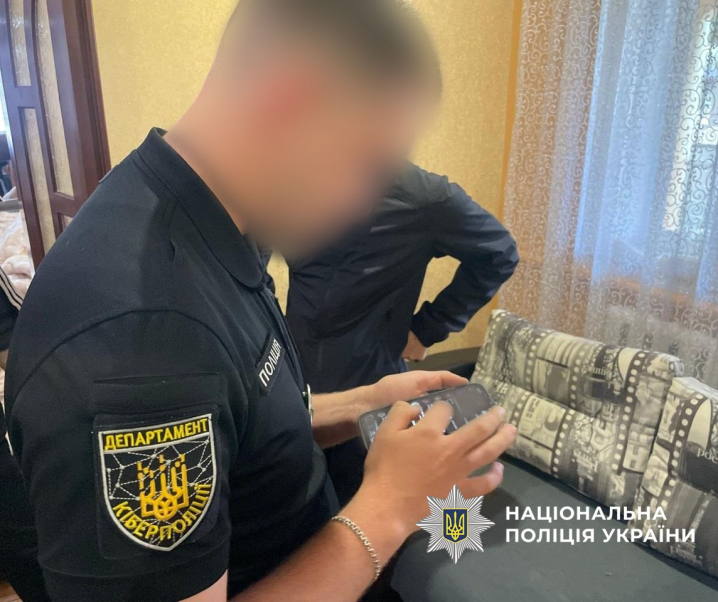 Киянин сплатив 2,5 тисяч доларів за перетин кордону на Буковині у вантажівці з піддонами
