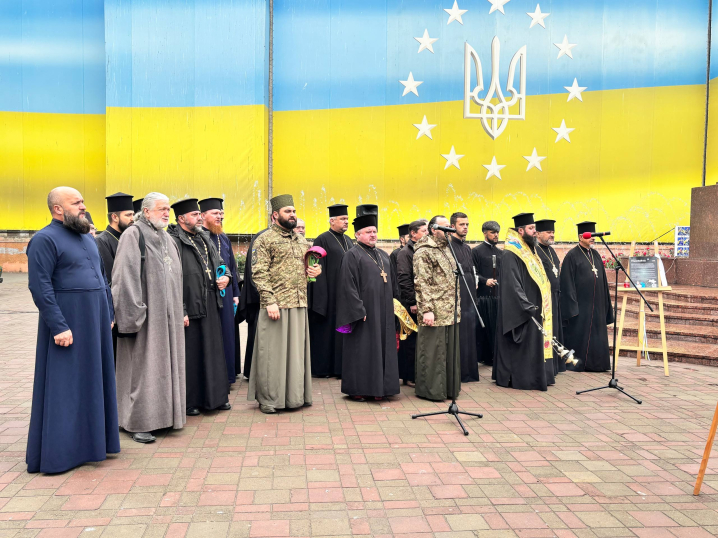 У Чернівцях вшанували пам’ять дітей, чиї життя безжально обірвала збройна агресія Росії