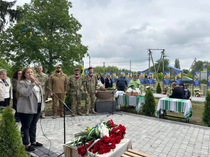 На Буковині відкрили Алею Слави на честь Героїв, які загинули у боротьбі за незалежність
