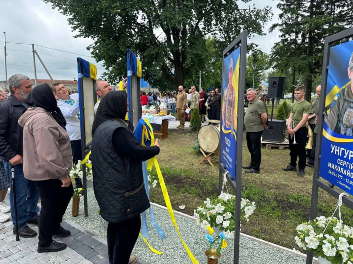 На Буковині відкрили Алею Слави на честь Героїв, які загинули у боротьбі за незалежність