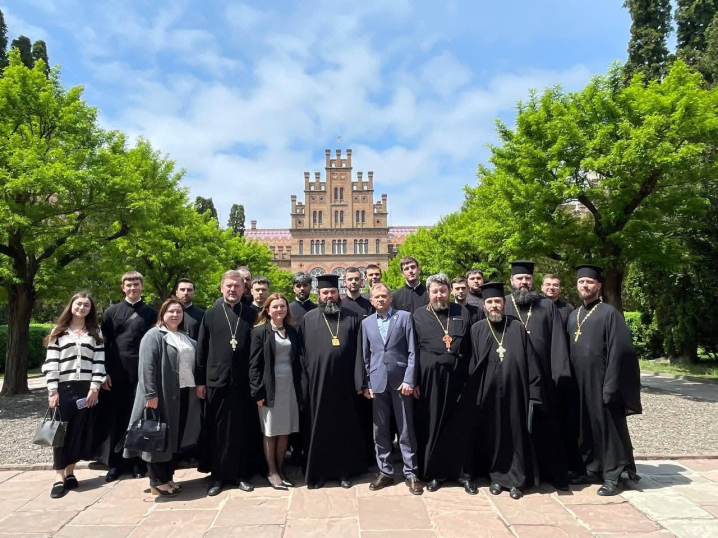 Від класичного слова до цифрових медіа: філологічний факультет ЧНУ оголошує набір студентів на навчання Від класичного слова до цифрових медіа: філологічний факультет ЧНУ оголошує набір студентів на навчання