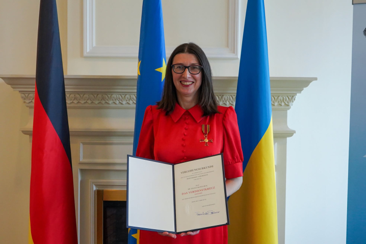 Науковицю ЧНУ Оксану Матійчук нагородили німецьким орденом «За заслуги» Науковицю ЧНУ Оксану Матійчук нагородили німецьким орденом «За заслуги»