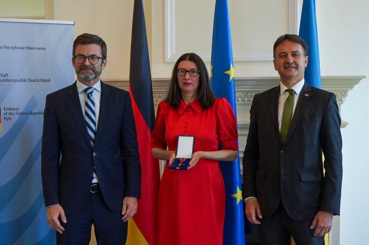 Науковицю ЧНУ Оксану Матійчук нагородили німецьким орденом «За заслуги» Науковицю ЧНУ Оксану Матійчук нагородили німецьким орденом «За заслуги»