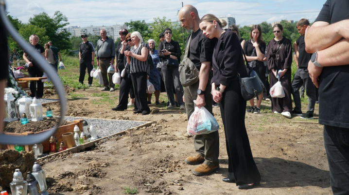 Сьогодні у Чернівцях попрощалися з відомою журналісткою Лілією Вакарюк Сьогодні у Чернівцях попрощалися з відомою журналісткою Лілією Вакарюк