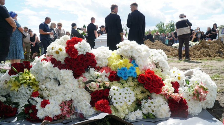 Сьогодні у Чернівцях попрощалися з відомою журналісткою Лілією Вакарюк Сьогодні у Чернівцях попрощалися з відомою журналісткою Лілією Вакарюк