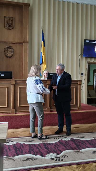 У Глибоці матерям вручили звання "Мати-героїня" У Глибоці матерям вручили звання "Мати-героїня"