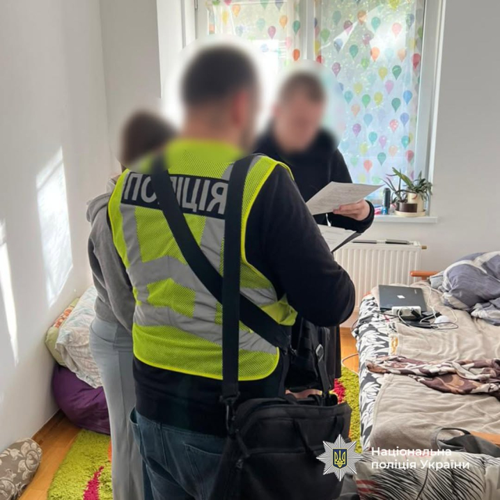 Виманювали гроші через діпфейки: у Чернівцях перед судом постануть учасники кол-центру Виманювали гроші через діпфейки: у Чернівцях перед судом постануть учасники кол-центру
