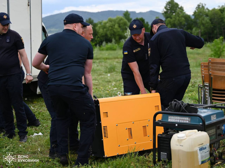 Буковинські рятувальники відкрили пункт незламності на кордоні