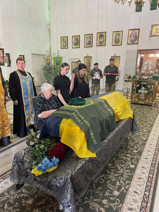 Чернівці провели в останній шлях підполковника Андрія Рємізова Чернівці провели в останній шлях підполковника Андрія Рємізова