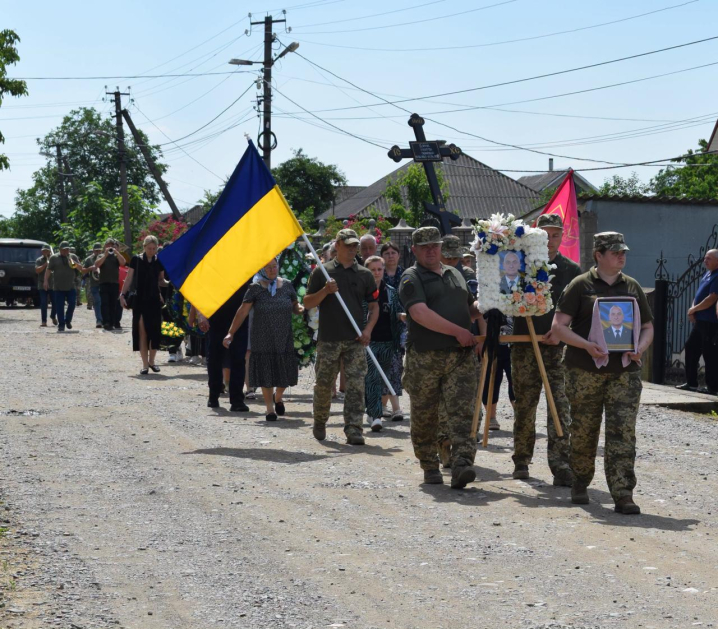 У Недобоївцях попрощалися з військовим лікарем Іларіоном Дячуком, який передчасно пішов з життя