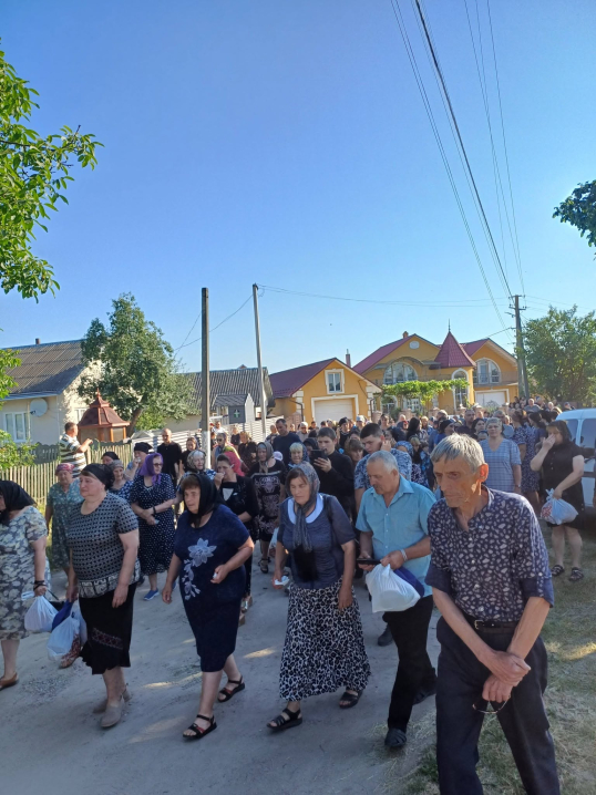 На Буковині попрощалися з батьком і двома синами, які загинули у Дністрі