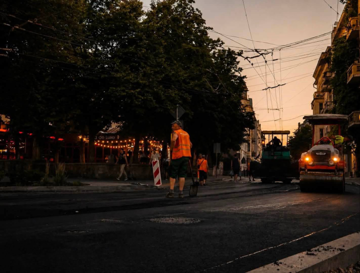 У Чернівцях комунальники відремонтували дорогу на вулиці Університетській