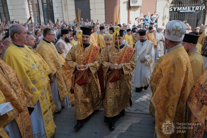 У Чернівцях канонізували Митрополита Євгена Гакмана до лику святих У Чернівцях канонізували Митрополита Євгена Гакмана до лику святих