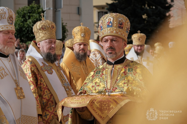 У Чернівцях канонізували Митрополита Євгена Гакмана до лику святих У Чернівцях канонізували Митрополита Євгена Гакмана до лику святих