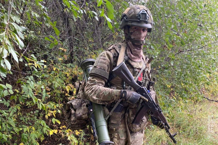 «Не хочу, щоб ворог ходив моїми рідними вулицями»: гвардієць чернівецького підрозділу про рішення долучитись до війська «Не хочу, щоб ворог ходив моїми рідними вулицями»: гвардієць чернівецького підрозділу про рішення долучитись до війська