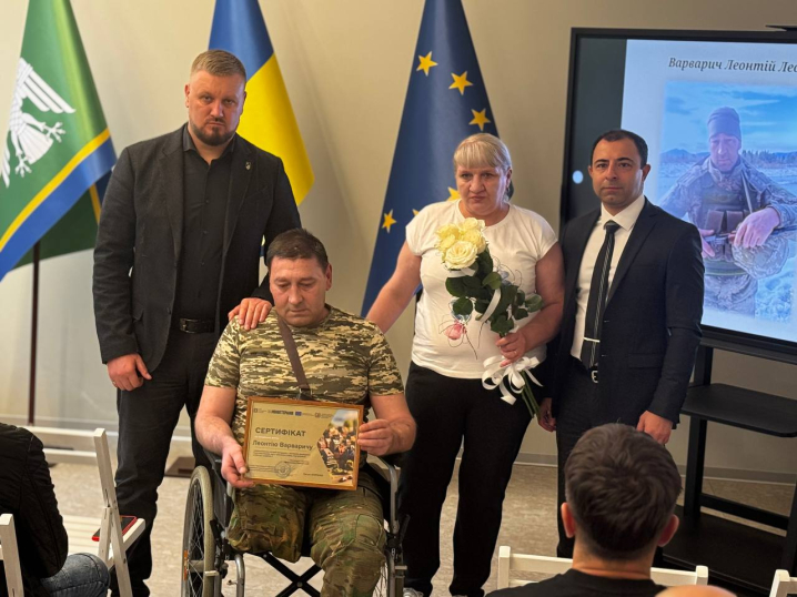 У Чернівцях вручили сертифікати на житло ветеранам та членам родин полеглих Героїв