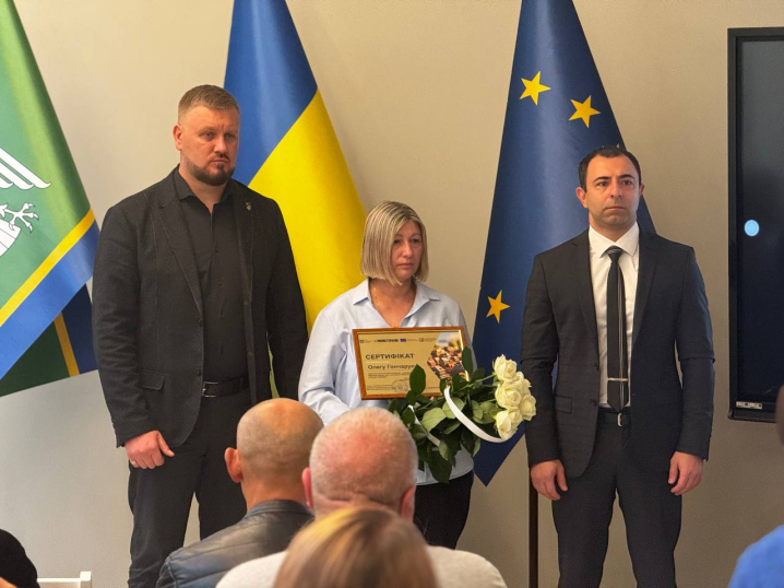 У Чернівцях вручили сертифікати на житло ветеранам та членам родин полеглих Героїв