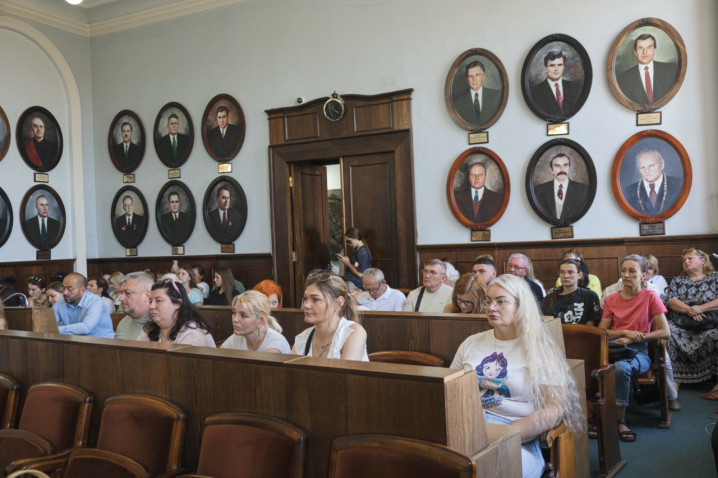 Фоторепортаж з чергової сесії Чернівецької міської ради