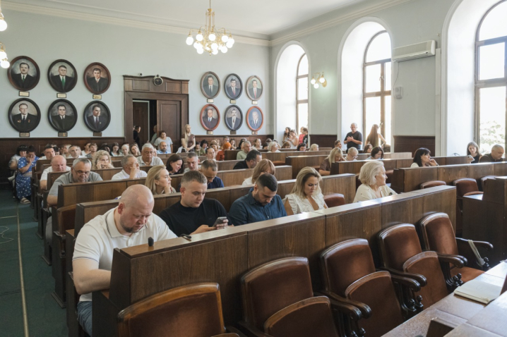 Фоторепортаж з чергової сесії Чернівецької міської ради