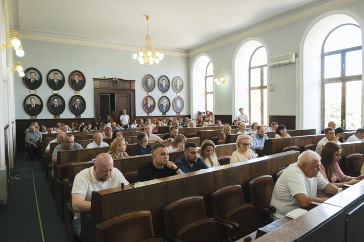 Фоторепортаж з чергової сесії Чернівецької міської ради