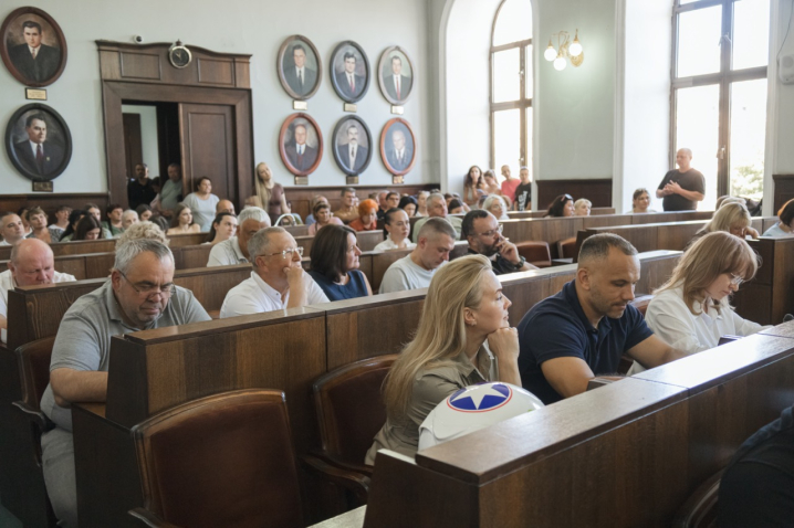 Фоторепортаж з чергової сесії Чернівецької міської ради