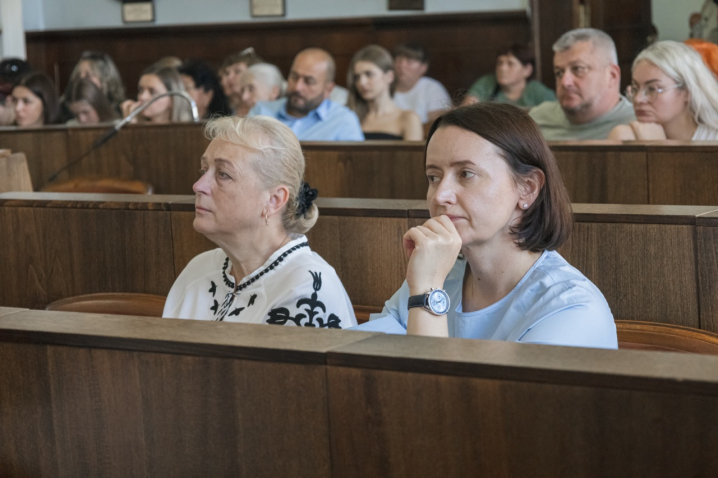 Фоторепортаж з чергової сесії Чернівецької міської ради