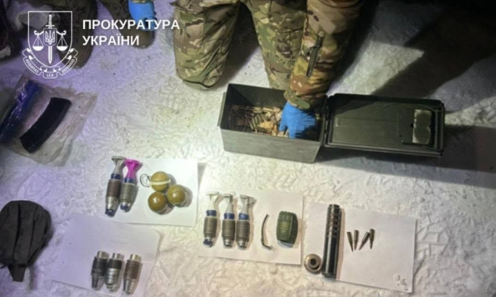 Кинув гранату в поліцейських: на Буковині судитимуть 48-річного чоловіка Кинув гранату в поліцейських: на Буковині судитимуть 48-річного чоловіка