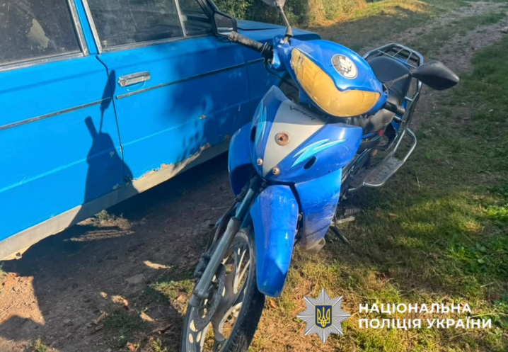 На Буковині 14-річний хлопець на мотоциклі зіткнувся з ВАЗ: є травмовані