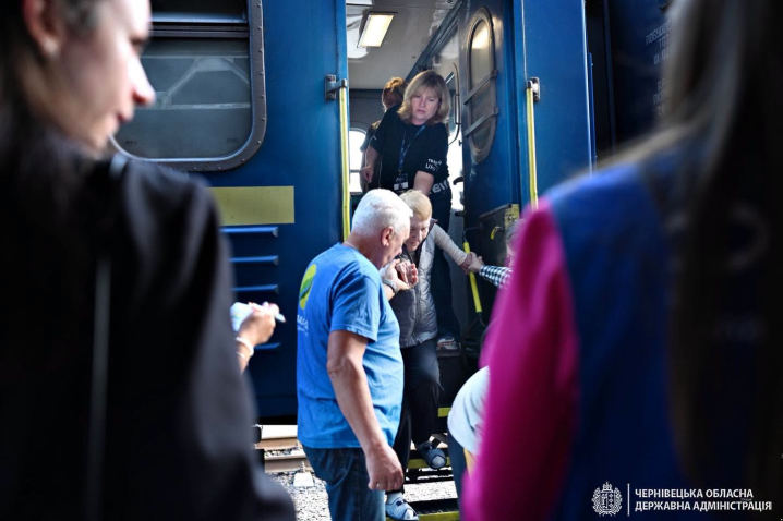 На Буковину евакуювали ще 19 людей з прифронтових регіонів На Буковину евакуювали ще 19 людей з прифронтових регіонів
