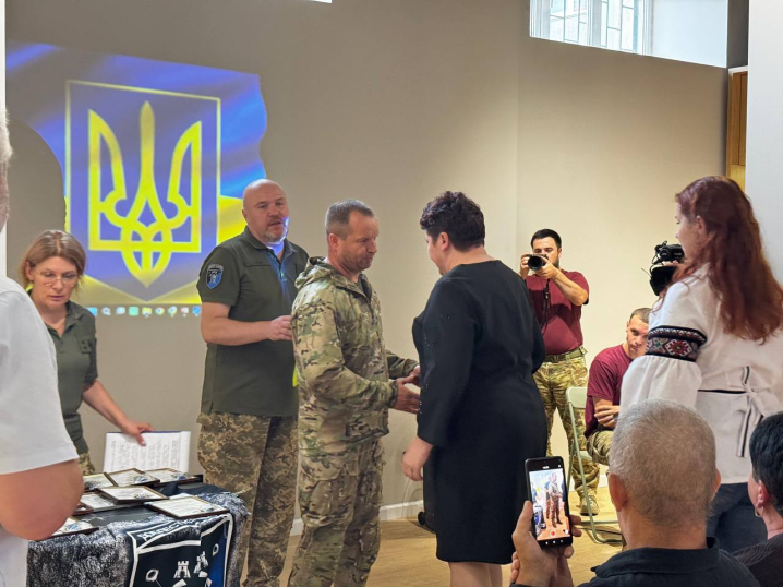 У Чернівцях 20 родинам загиблих бійців вручили посмертні нагороди