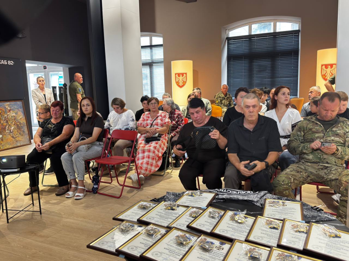 У Чернівцях 20 родинам загиблих бійців вручили посмертні нагороди