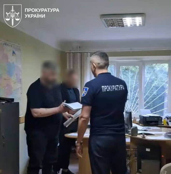 У Чернівцях підозрюваних у торгівлі органами взяли під варту: кожному призначили 1,5 млн грн застави У Чернівцях підозрюваних у торгівлі органами взяли під варту: кожному призначили 1,5 млн грн застави