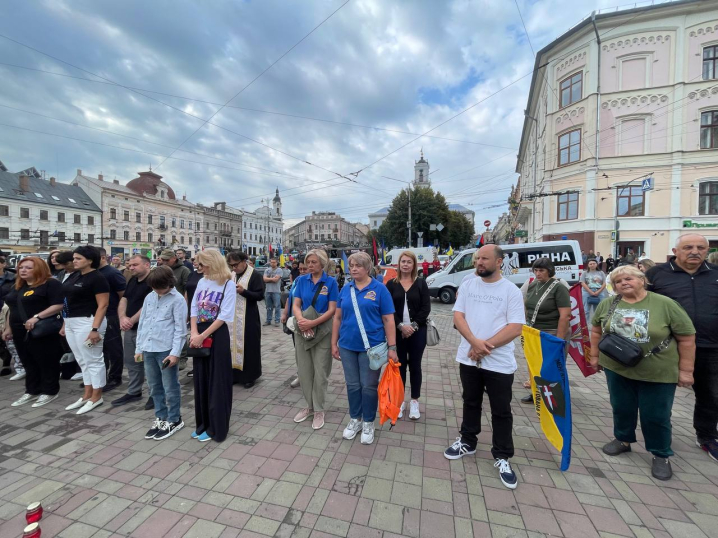 У Чернівцях провели автопробіг на підтримку зниклих безвісти та полонених