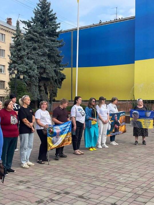 У Чернівцях провели автопробіг на підтримку зниклих безвісти та полонених