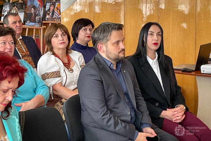 У Буковинському центрі відбувся круглий стіл про розвиток традиційних ремесел