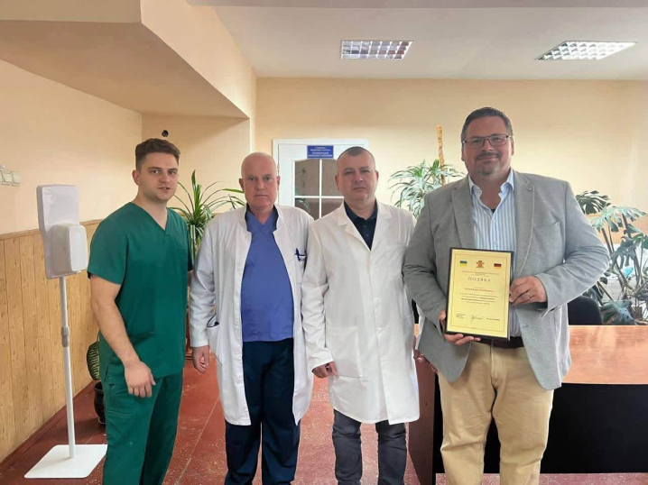 У Чернівцях трьом пацієнтам встановили імпланти для протезування кінцівок У Чернівцях трьом пацієнтам встановили імпланти для протезування кінцівок