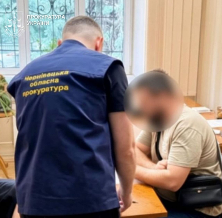 На Буковині судитимуть трьох чоловіків за ввезення автівок на 4,2 мільйона під виглядом гуманітарки На Буковині судитимуть трьох чоловіків за ввезення автівок на 4,2 мільйона під виглядом гуманітарки