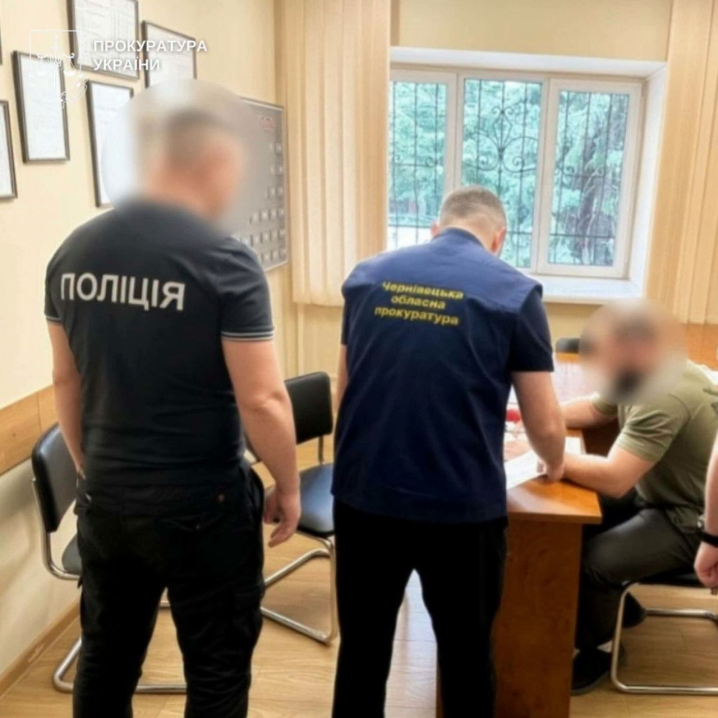 На Буковині судитимуть трьох чоловіків за ввезення автівок на 4,2 мільйона під виглядом гуманітарки На Буковині судитимуть трьох чоловіків за ввезення автівок на 4,2 мільйона під виглядом гуманітарки