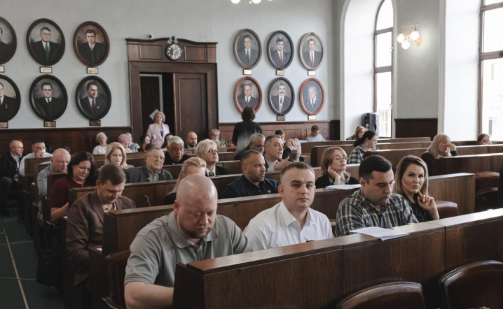 Фоторепортаж із зали засідань вересневої сесії Чернівецької міської ради Фоторепортаж із зали засідань вересневої сесії Чернівецької міської ради