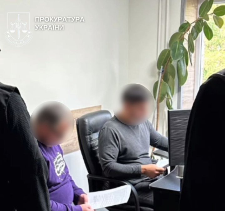 Ховали у діжці та вели через гори: на Буковині викрили дві схеми переправлення до Румунії Ховали у діжці та вели через гори: на Буковині викрили дві схеми переправлення до Румунії