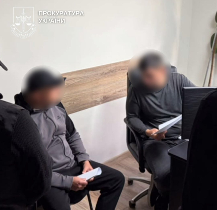 Ховали у діжці та вели через гори: на Буковині викрили дві схеми переправлення до Румунії Ховали у діжці та вели через гори: на Буковині викрили дві схеми переправлення до Румунії
