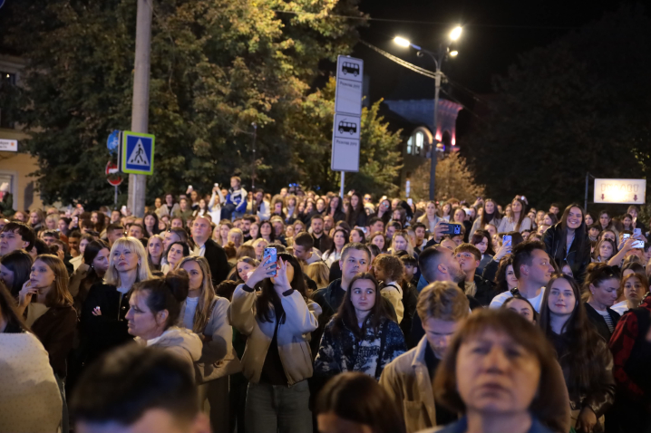 День міста і святковий концерт у Чернівцях відбулися з грандіозним аншлагом День міста і святковий концерт у Чернівцях відбулися з грандіозним аншлагом