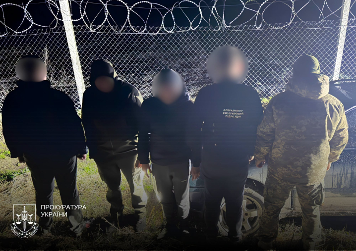 На Буковині прикордонник ховав чоловіка в багажнику заради виїзду до Молдови