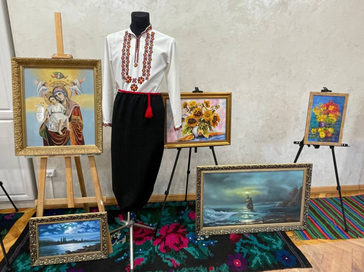 У Садгорі відбувся мультимедійний концерт-перформанс «Духовні скарби Садгори» У Садгорі відбувся мультимедійний концерт-перформанс «Духовні скарби Садгори»