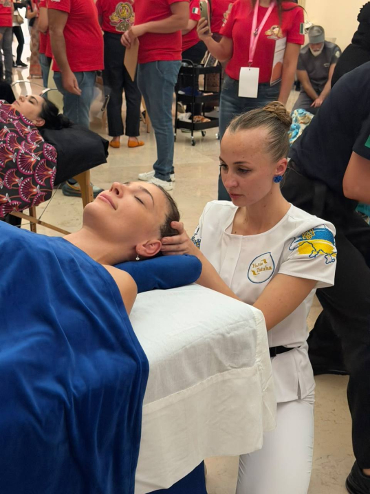 Чернівчанка Юлія Цюга стала віцечемпіонкою світу з масажу на змаганнях в Італії Чернівчанка Юлія Цюга стала віцечемпіонкою світу з масажу на змаганнях в Італії