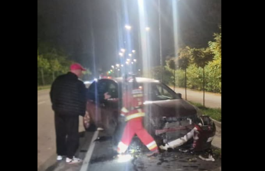 На Буковині горів великий житловий будинок та авто у гаражі