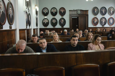 Фоторепортаж із 84-ї сесії Чернівецької міської ради